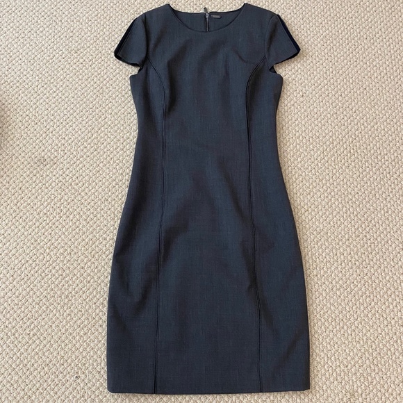 Elie Tahari Cap Sleeve Grey Wool Dress (SZ2) - Picture 3 of 6